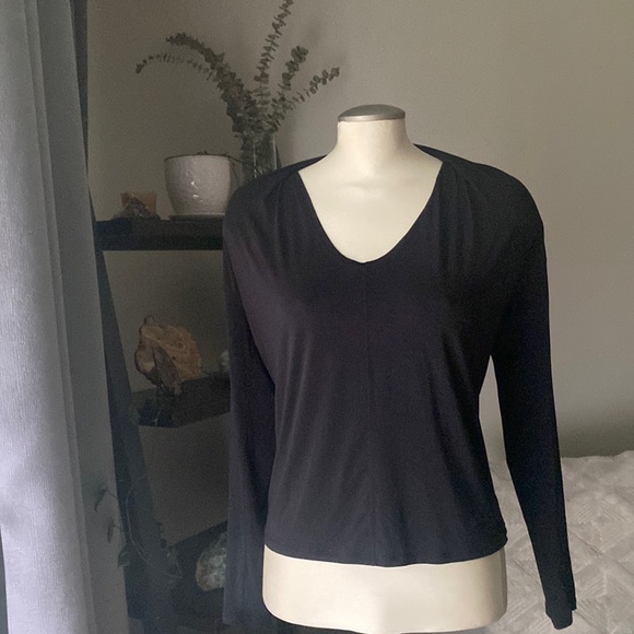 🙆🏼‍♀️ Lululemon 🍋 Deep Stretch Long Sleeve: Size 6 - Picture 4 of 10